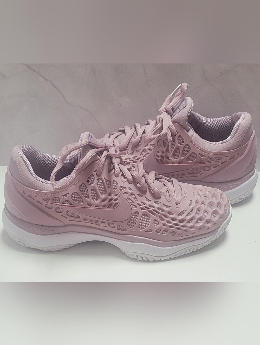 Nike Women's Mauve Lightweight Athletic Sneakers (PICKLEBALL SHOES)